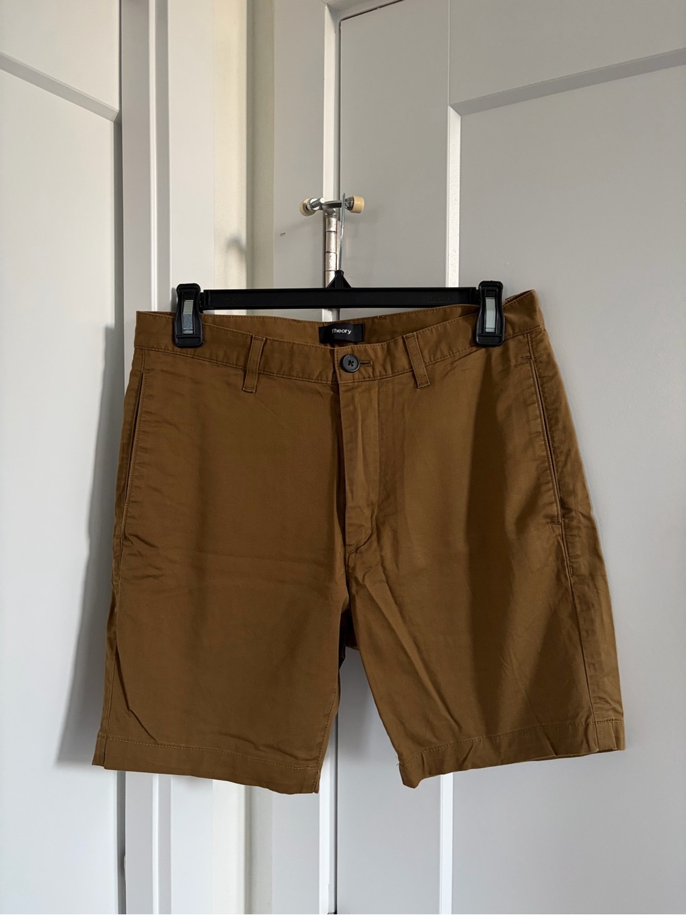 Theory Men's Olive Flat Front Chino Shorts